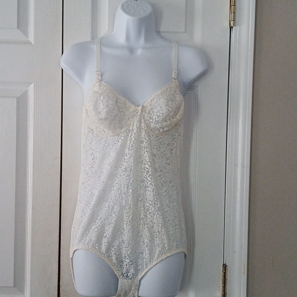 Victoria secret Vintage light cream lace bodysuit teddy lingerie  Sz 36B